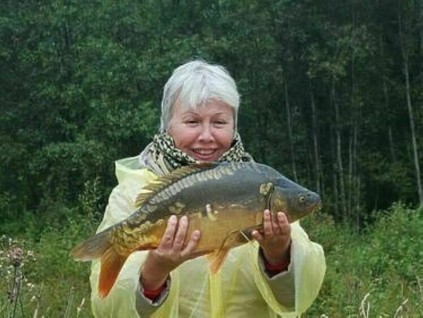 Женщины на рыбалке Женщины на рыбалке